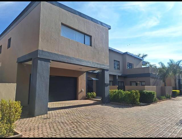 3 BEDROOM HOUSE FOR SALE IN BROOKLYN